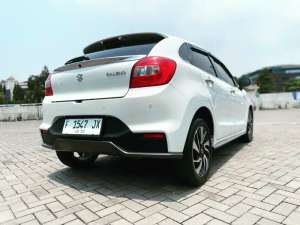 Jual bekas Baleno Hatchback Facelift Putih,lokasi di  