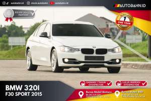 Jual bekas Bandingkan BMW 320i Sport White 2015,lokasi di  