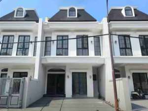 Baru GressJual Rumah model American Style di Dharmahusada Indah Surabaya lokasi di Surabaya Kota, tersedia melalui melalui situs Olx