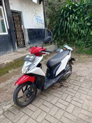 Beat ESP Stater Halus 2015 lokasi di  , tersedia melalui melalui situs Olx
