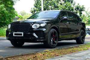 Jual bekas Bentley Bentayga EWB V8 Mulliner 2023Ultimate Luxury SUV,lokasi di  