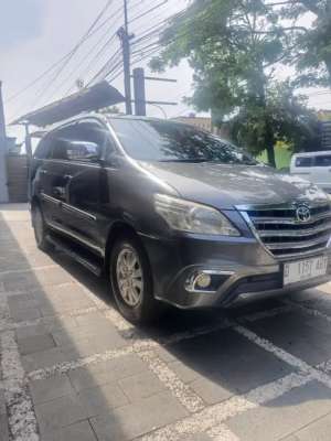 Jual bekas Bismillah numpang jual Toyota Kijang innova G. Metic. 2014.abu.no.D,lokasi di  