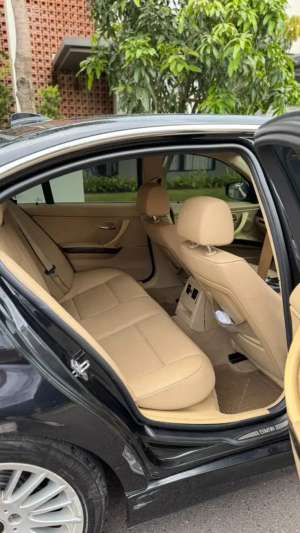 BMW 320i 2010 Bensin lokasi di  , tersedia melalui melalui situs Olx