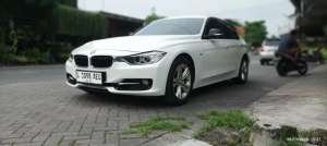 BMW 320i 2015 Bensin lokasi di  , tersedia melalui melalui situs Olx
