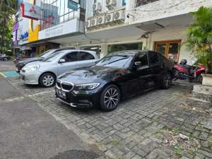 Bmw 320idynamic lokasi di  , tersedia melalui melalui situs Olx