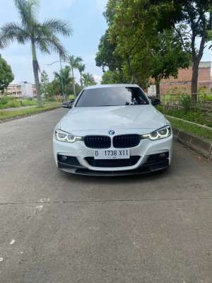 Jual bekas BMW 320i Istimewa,lokasi di  