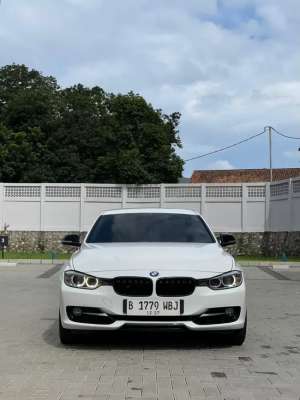 Jual bekas BMW 320i Sport F30 2015 White Putih,lokasi di  