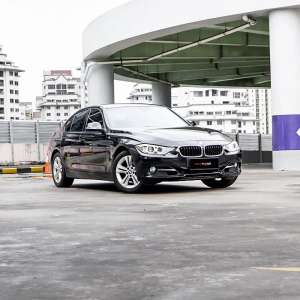 Jual bekas BMW 320i Sport Tahun 2015,lokasi di  