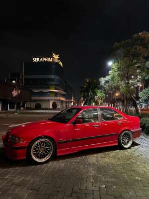 Jual bekas BMW 323i 1997 Bensin,lokasi di  