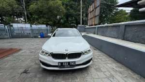 BMW 520 i G302020 lokasi di  , tersedia melalui melalui situs Olx