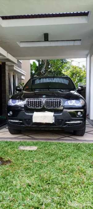 BMW X5 E70 XDrive LE Istimewa lokasi di  , tersedia melalui melalui situs Olx