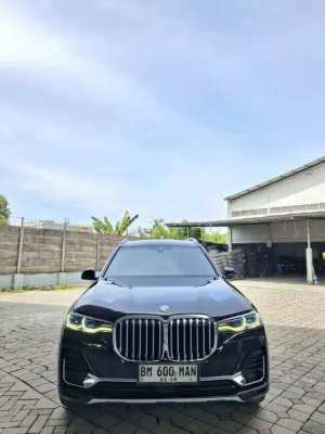 BMW X7 Xdrive40i 2021 matic. Km 41rb lokasi di  , tersedia melalui melalui situs Olx
