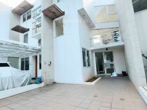 Brand New Primary House At Discovery Aluvia Bintaro Jaya lokasi di Jakarta Selatan, tersedia melalui melalui situs Olx