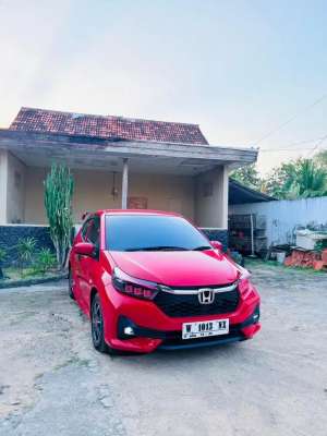 Jual bekas BRIO E CVT 2025 KM 1000 UPGRADE RS,lokasi di Surabaya Kota