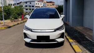 Jual bekas BYD M6 Superior EV 7 Seater White On Brown 2024 Brand New EX Display,lokasi di  