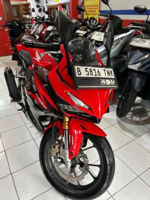 CBR 150R ABS KREDIT DP CUMA 500RIBU lokasi di  , tersedia melalui melalui situs Olx