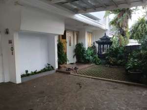 Cinere puri cinere luas 200 rumah cantik dalam komplek belakang cineremal lokasi di Depok Kota, tersedia melalui melalui situs Olx