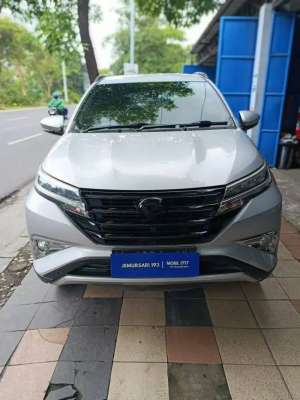 Jual bekas DAIHATSU 2022 TERIOS R 1.5 MT SILVERJL.RAYA JEMURSARI MOBIL 1717,lokasi di Surabaya Kota