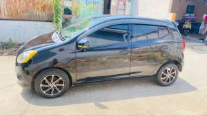 Daihatsu ayla 2013 lokasi di  , tersedia melalui melalui situs Olx