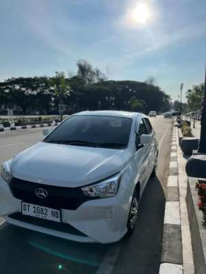 Daihatsu Ayla Putih Mulus Siap Pakai - Mesin Halus, Harga Nego lokasi di  , tersedia melalui melalui situs Olx