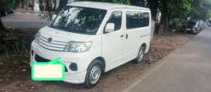 Daihatsu Luxio putih , tersedia melalui melalui situs Olx