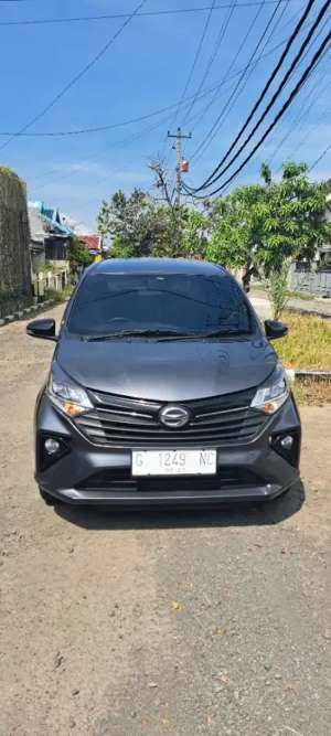Daihatsu Sigra R mt 2022 , tersedia melalui melalui situs Olx