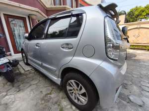 Daihatsu Sirion 2015 Bensin lokasi di  , tersedia melalui melalui situs Olx