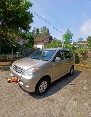 Daihatsu Xenia 2004 Bensin lokasi di  , tersedia melalui melalui situs Olx