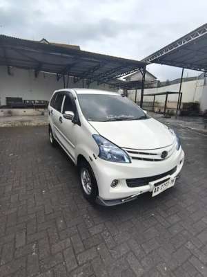 Daihatsu Xenia 2013 lokasi di  , tersedia melalui melalui situs Olx