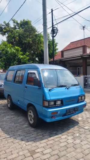 Daihatsu Zebra 1.300cc lokasi di  , tersedia melalui melalui situs Olx