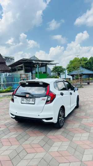 DI JUAL HONDA JAZZ RS 2017, MATIC lokasi di  , tersedia melalui melalui situs Olx