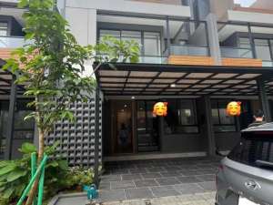 Di sewakan rumah Brand New di BSD CITY lokasi di Tangerang Kab., tersedia melalui melalui situs Olx