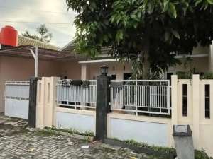 Dijual Cepat Rumah Cantik Modern Murah Dekat Kampus UPY lokasi di Bantul Kab., tersedia melalui melalui situs Olx