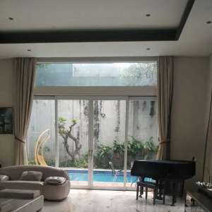 DIJUAL DAN DISEWAKAN RUMAH MEWAH ELEGAN JAKBAR lokasi di Tangerang Kota, tersedia melalui melalui situs Olx