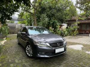 Dijual Honda Accord VTIL 2013 istimewa lokasi di  , tersedia melalui melalui situs Olx