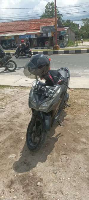 Dijual Honda Vario 125 tahun 2015 lokasi di  , tersedia melalui melalui situs Olx
