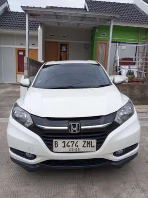 Jual bekas Dijual mobil HRv 2018 metic pajak off 1x lokasi bawen,lokasi di  