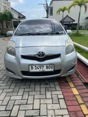 Jual bekas Dijual Mobil Kesayangan Yaris Type E 2011,lokasi di  