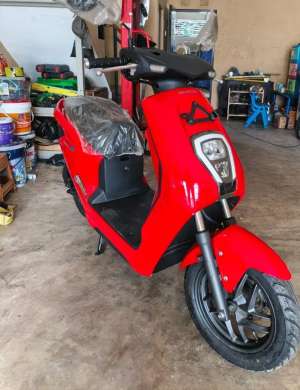 Jual bekas Dijual Motor Listrik EM-1 Murah, baru turun dari dealer,lokasi di  