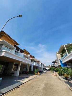 Dijual Murah Givency One 8 x 16 Full furnish Siap Huni 2 lantai lokasi di Medan Kota, tersedia melalui melalui situs Olx