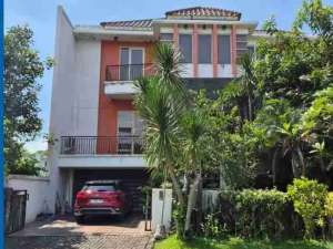 DIJUAL MURAH RUMAH 3 LANTAI CITRALAND BUKIT GOLF INTERNATIONAL SURABAYA lokasi di Surabaya Kota, tersedia melalui melalui situs Olx