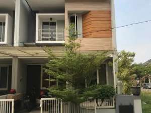 Dijual Rumah 2 Lantai Strategis Dengan Kolam Renang Lokasi Perum Natura Residence Buduran Sidoarjo lokasi di Sidoarjo  Kab., tersedia melalui melalui situs Olx