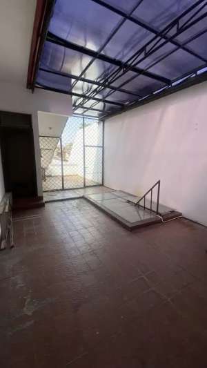 DIJUAL RUMAH 2 LANTAI TERAWATTOSIGA KEBON JERUK INTERIOR FULL JATI lokasi di Jakarta Barat, tersedia melalui melalui situs Olx