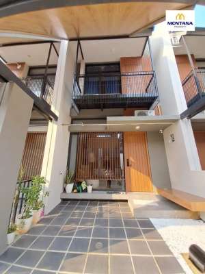Dijual Rumah di Cluster Fleekhauz Full Furnish BSD lokasi di Tangerang Kota, tersedia melalui melalui situs Olx