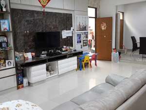 Dijual Rumah di Kompleks Premier Pluit Jakarta Utara -Lokasi Strategi lokasi di Jakarta Utara, tersedia melalui melalui situs Olx