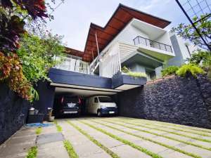 DIJUAL RUMAH DI SETRA DUTA BANDUNG Lokasi Strategis dan Akses Mudah lokasi di Cimahi Kota, tersedia melalui melalui situs Olx