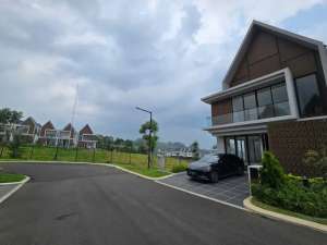 Dijual Rumah Hoek, View Gunung di The Pinewood Residence Bogor lokasi di Bogor Kab., tersedia melalui melalui situs Olx