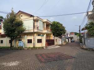 Dijual rumah hook siap huni 2 Lantai Taman Semanan Indah lokasi di Jakarta Barat, tersedia melalui melalui situs Olx