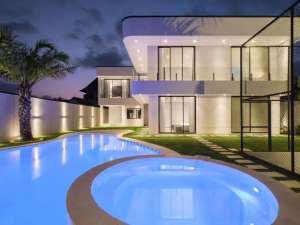 Dijual Rumah Impian Mewah Terletak di Jantung Kota SANUR, Bali lokasi di Denpasar Kota, tersedia melalui melalui situs Olx