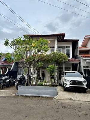 Dijual rumah klasik lokasi di Jakarta Selatan, tersedia melalui melalui situs Olx